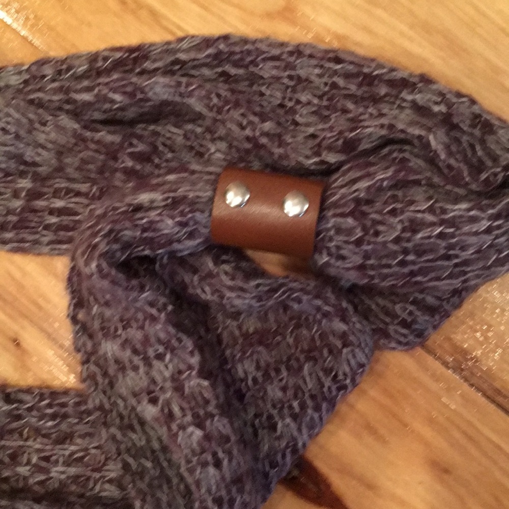Scarf - Picture 3 of 4